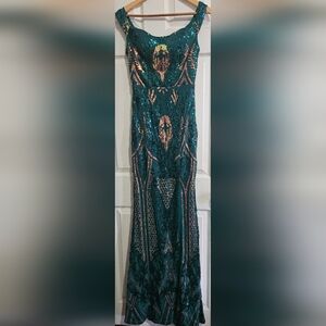 Elegant Green Patterned Dress